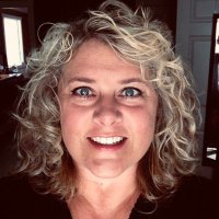 Lisa Wyatt (@lisagwyatt) 's Twitter Profile Photo