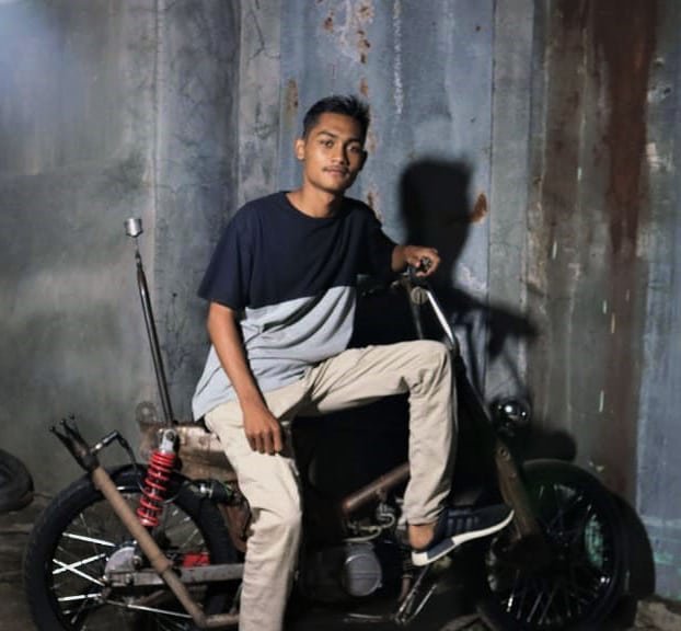 riyabalko's profile picture. koverensi meja kotak