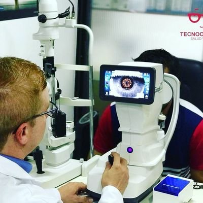 Optometra
Especialista en Administración de la Salud
Inconforme con la situación sociopolítica del país y sin esperanzas en el horizonte... bueno si,está Petro