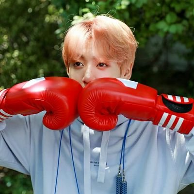 Rafikasuciyahy1's profile picture. Bangtan