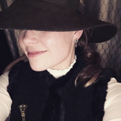 ChristinaHelms1's profile picture. Wife. Mama. Runner. Marketing pro/MBA ❤️Antiques, adventure, books & history. #MPC #Outlander