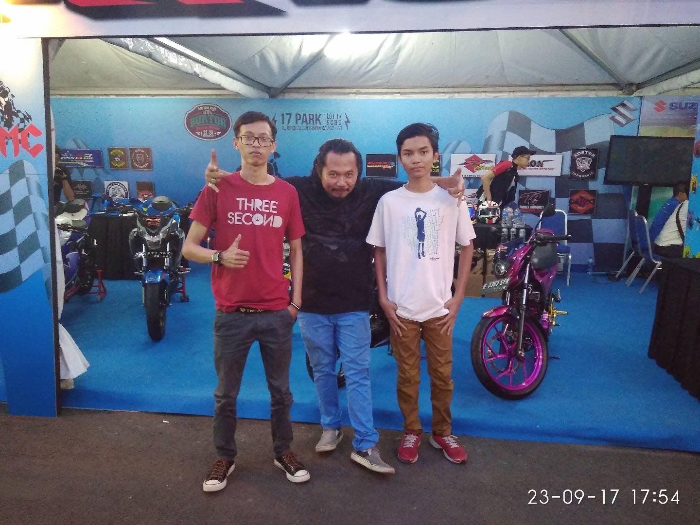 Ad1Wahyu's profile picture. Macam mana pula