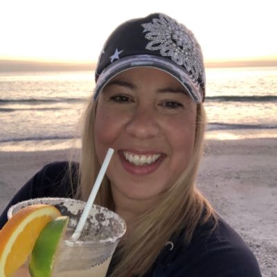 estefaniarico's profile picture. Emprendedora y viajera. Graduada en Derecho con Mención a Empresa. Para aprender a ser libre haz la mochila, sal y relaciónate con la gente, después escúchate.