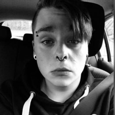 _N4sTyx3's profile picture. -Mag ganz gern Döner 🙄 -Bike addicted -Halb Arbeit halb Games ❤️ -Metalcore 🖤 -Hardcore 🤟🏽 -in Love -Bisschen dick wegen Punkt 1 🙄 -csgo Atze