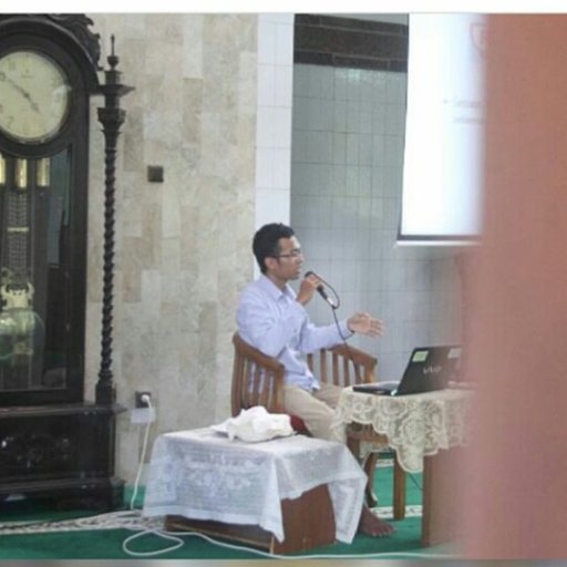 Buat apa sih kita malu jomblo, harusnya kita malu sama dosa pacaran.
—TN21, @kalamfkugm