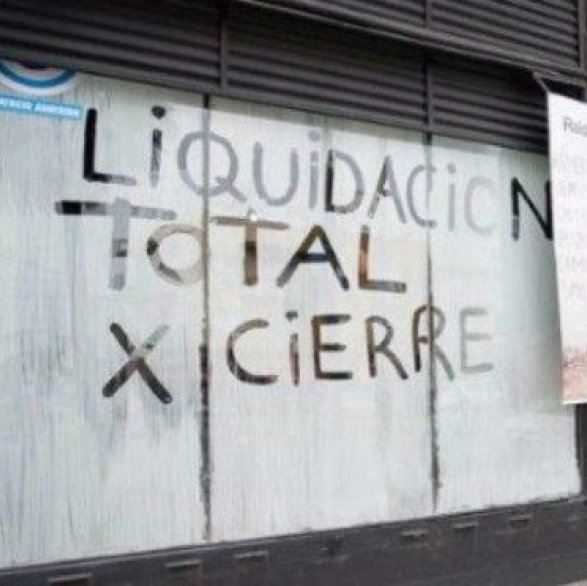 Liquidación por cierre es una cuenta dedicada a la (in)actividad comercial en la era Macrista. Usá #liquidacionxcierre y te publicamos.