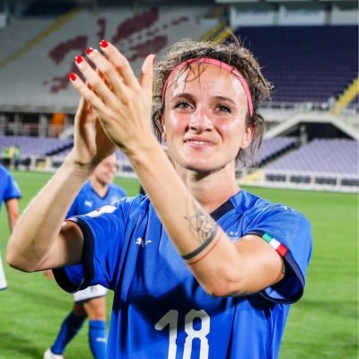 Striker of @juventusFC Women's National Team @vivoazzurro . Instagram profile barbara bonansea #bb atleta @nikefootball ⚽️🇮🇹💙