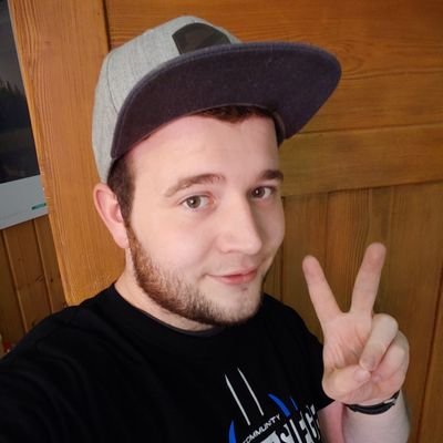 kristallopyr's profile picture. #Muli #Zander 22||Bogenschütze||Chemikant||Oberstufe BTG 1||Nebenberuf -Zocken|| @Mondopia