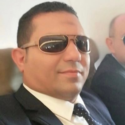 لا تعطي زمامك لغيرك فيصبح من خلفك أمامك ... فذاك الحقير لا يكفيه دمارك ... بل يريد بناء نفسه من حطامك ...