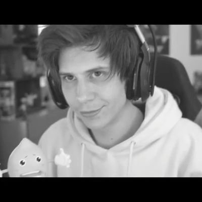 Rubius es bebo y cerrás la jeta |
Kags y Kenma ángeles de la guarda |
Samuel es todo mi 💜