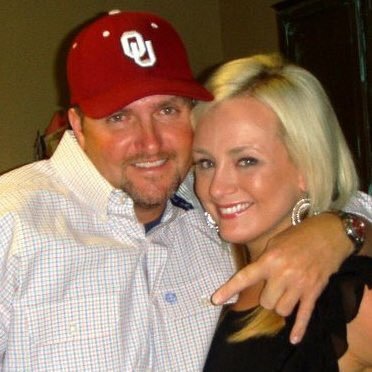 I am a big Sooner fan as well as Dallas Cowboys and Thunder. Love to play golf!!! Boomer Sooner!!!