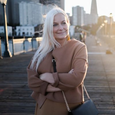 CEO (at maternity leave) Elämyksellisiä kohtaamisia ja vaikuttavaa myyntiä&markkinointia. Kasvupolku #theshiftfi #boostturku #startuplifers parissa.