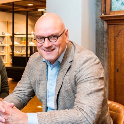 Gepassioneerd retailer in de schoenen. In het centrum van Barneveld | Zowel on- als offline shops | https://t.co/Mye02zOiTI
