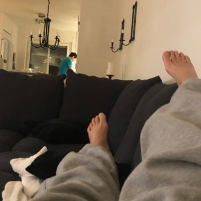 DarrrlingU's profile picture. I ❤️ watching tv, movies and eat. This is me “I can resist everything except temptation” (Oscar Wilde)