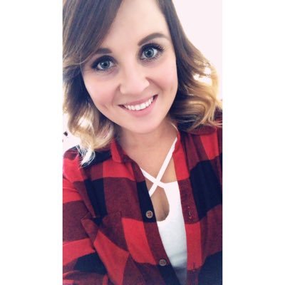 DaniFlorence's profile picture. 