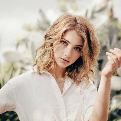 curiouslybright's profile picture. Devoted to aesthetics and the pursuit of beauty. Plant whisperer. Lady of Time. Sweeter than chocolate. Daughter. @SonofAcheron’s twin sister. (DW RP; OC)