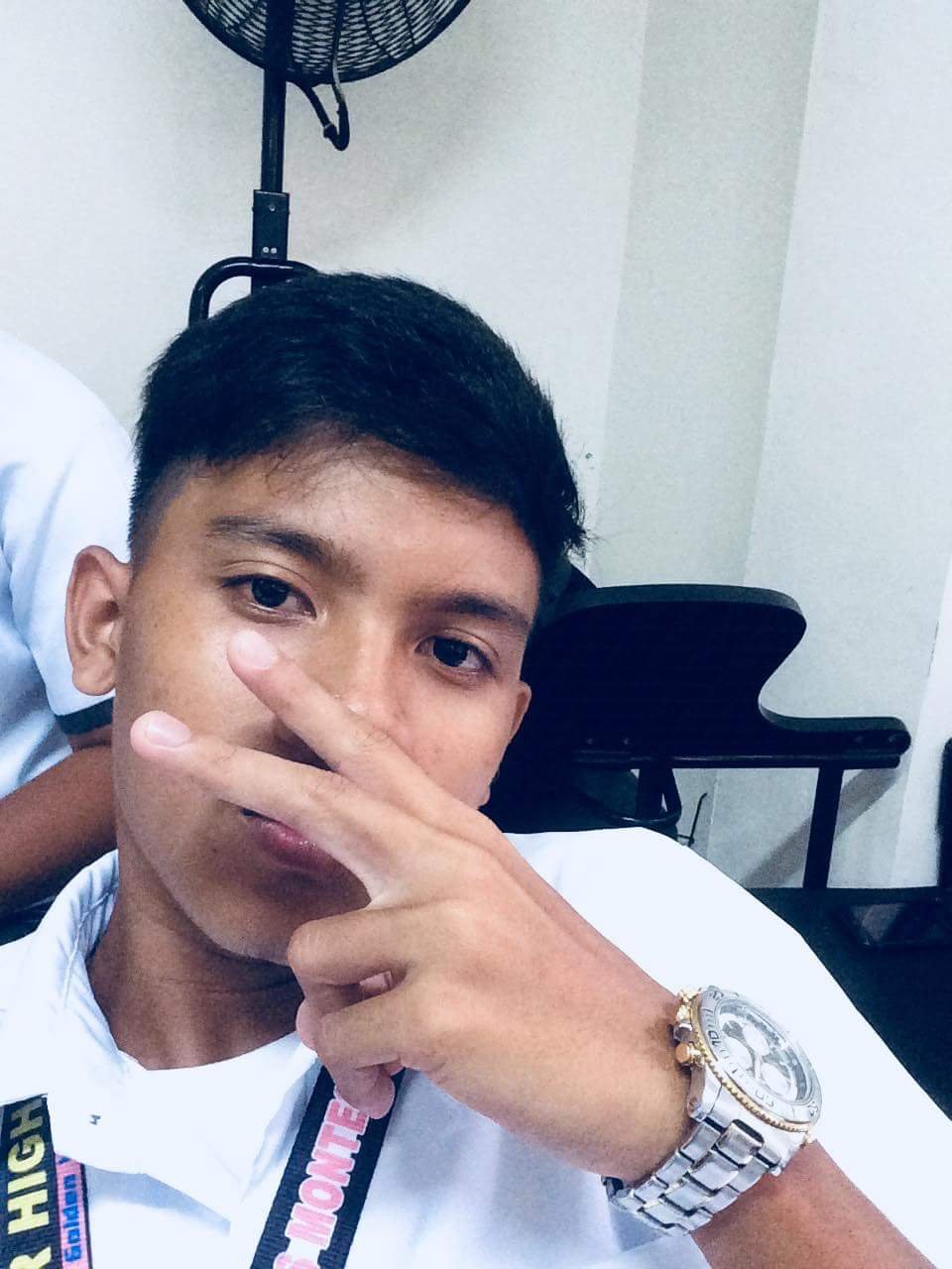 weakling244's profile picture. F O R E V E R Y O U N G 🤟👽