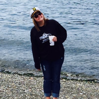 abbalinr's profile picture. PNW. UO Alum. Disney. Glitter is my favorite color.