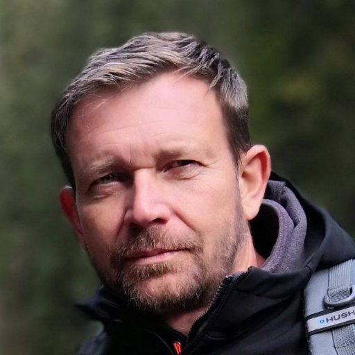 Starosta obce Zubčice, vedoucí a technolog a ředitel čistírny odpadních vod v Českém Krumlově, dychtivý běžec, pejskař, čtenář ....