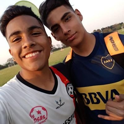 15 Años💪😁
Amor por el Manchester United y Atlético Tucuman⚽️❤️
instagram:@Benjaminluna_
Sígueme y te sigo😊