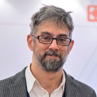 dynamatt's profile picture. Old as Viking probes, raised where Baldassarre Castiglione set his home. 
R + python + SQL + data all around. Also music and movies nerd.