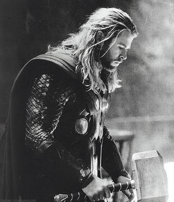 AWhitlessOaf's profile picture. [“I ᴍᴀᴋᴇ ɢʀᴀᴠᴇ ᴍɪsᴛᴀᴋᴇs ᴀʟʟ ᴛʜᴇ ᴛɪᴍᴇ. Eᴠᴇʀʏᴛʜɪɴɢ sᴇᴇᴍs ᴛᴏ ᴡᴏʀᴋ ᴏᴜᴛ.”] ||#ThorOdinson ||#MarvelRP