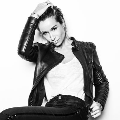 DJ_MLLE_EVA's profile picture. French DJ /Producer From Paris | Top 100 Djanes 2019 | Top 20 Djanes France 2016 Booking inquiries : djmlle.eva@gmail.com