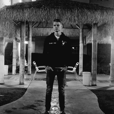 27. former CoD Player, now teacher for PE and economics