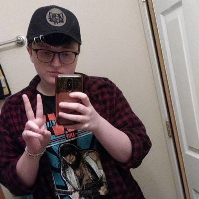 cosmicphobos's profile picture. made a new twitter. @rxryj