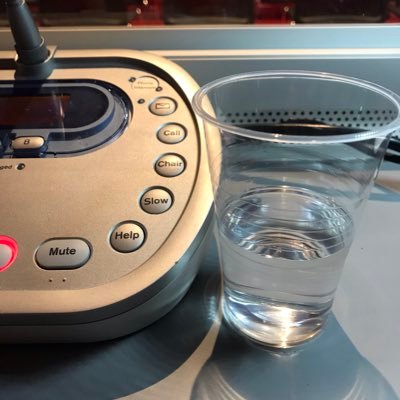 fredi_rovira's profile picture. #Intèrpret de conferència #Traductor # Professor d’interpretació #Journalist because you’re never a former one