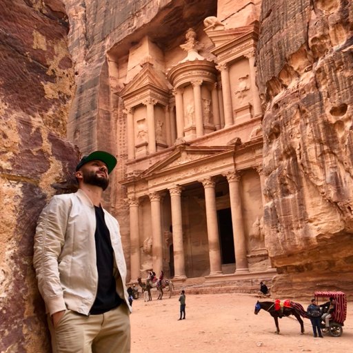 Travel addict, looking for a cure (follow my ig: @denisontheroad)