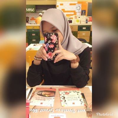 howitends22's profile picture. Imma strong single mama two kiddos 🌸