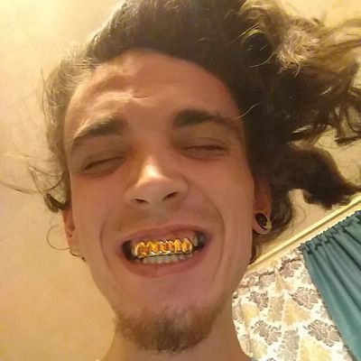 I make rap music and have panic attacks. Hmu to know more.
Facebook: @OfficialTwig828
IG: @twig828