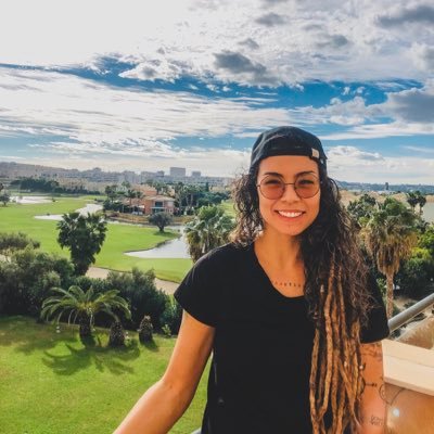 karolsouza7's profile picture. Life and freedom lover. 〰️ 📷📚🎶🎮🍷🚲🎈♉️ 🌎