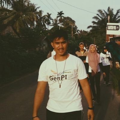 Syarief_Mr13's profile picture. Manusia dengan 2 impiannya 🕋👔