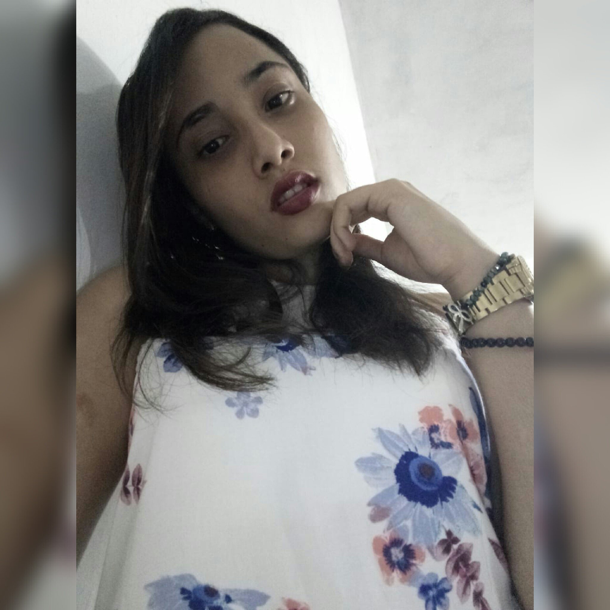 Creo 100% en Dios.Tratame bien y te tratare igual tratame mal y te tratare peor ,Amo la vida ,vollleyball ,bailar.My mayor bendición: ArGeniisDeGuzman,