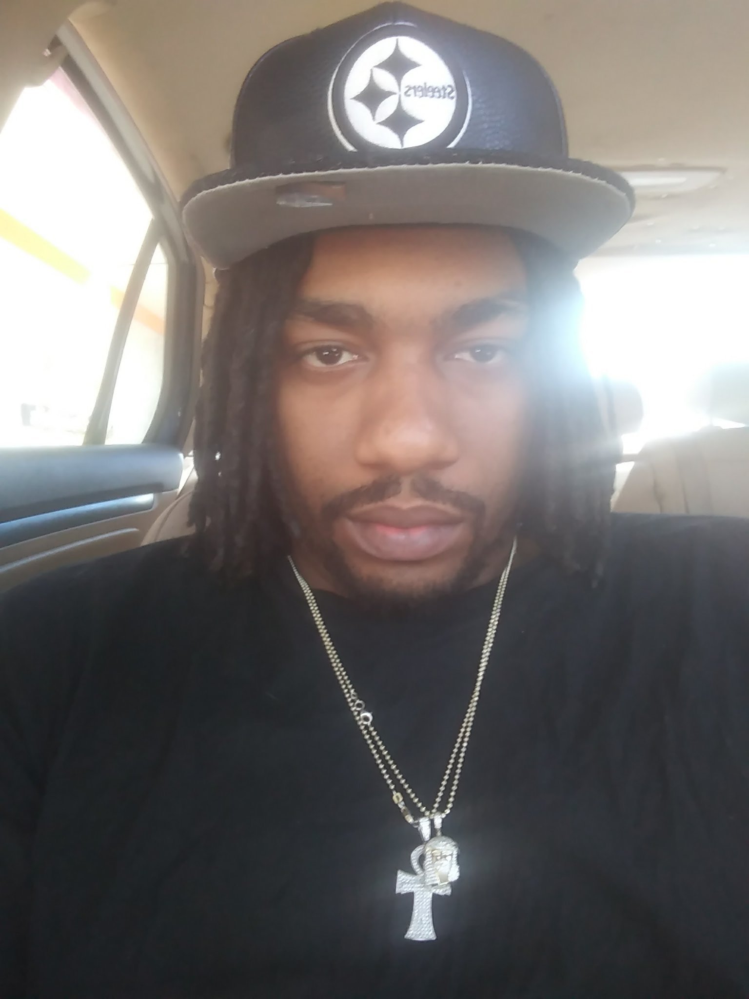 EricGre77534865's profile picture. Just happy to see 37 live,love life🙏🙏