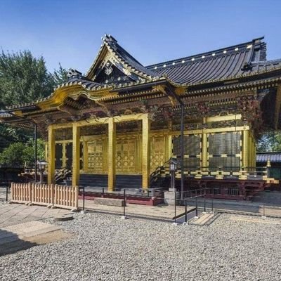 東京都台東区上野公園に鎮座する1627年創建重要文化財の神社です。 強運、出世、勝利、健康長寿に御利益があると信仰されています。 境内の彫刻や季節のうつろい、授与品の情報などを発信していきます。※個別のご質問には対応しておりません。Ueno Toshogu shrine is established in 1627.
