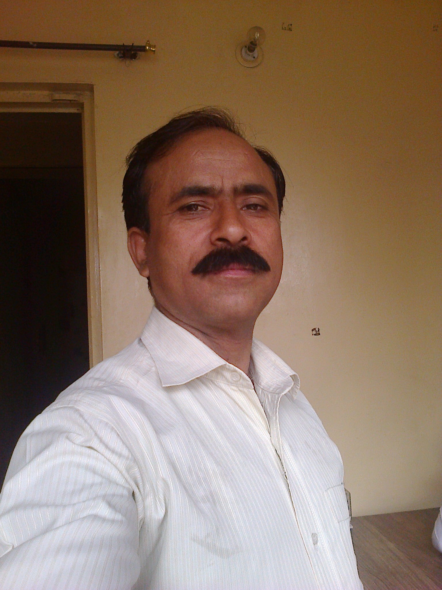 hi friends, i am new user of Tweeter please guide and help me.
Regards.
Rana ZiA 03057758181
🌙