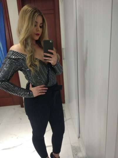 fernandaleyva21's profile picture. 20.  Mexico.
singer /guitarist
Ig:@fernandaleyva21 
Sc: fernanda_leyva