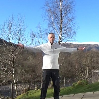 Des’ passion is teaching Qigong. He teaches at all levels, bringing oriental thoughts & concepts to occidental minds.

https://t.co/RGUzICGdO0