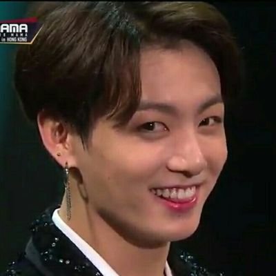 ANNYEONGHASEYO JEONEUN BANGTAN SONYEONDAN HWANGGEUM MAKNAE JEON JUNGKOOK IMNIDA ❤