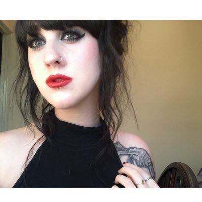 georgielou_'s profile picture. always be yourself, be excellent to each other and party on dudes