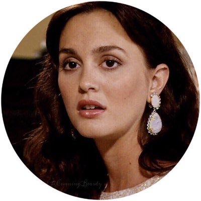{ǫᴜᴇᴇɴ ʙ} ❝ʜᴀᴠᴇɴ'ᴛ ʏᴏᴜ ʜᴇᴀʀᴅ? ɪ'ᴍ ᴛʜᴇ ᴄʀᴀᴢʏ ʙɪᴛᴄʜ ᴀʀᴏᴜɴᴅ ʜᴇʀᴇ.❞ — ᴄᴇᴏ ᴏғ ᴡᴀʟᴅᴏʀғ ᴅᴇsɪɢɴs, sᴏᴄɪᴀʟɪᴛᴇ, ᴍᴀʀʀɪᴇᴅ ᴛᴏ ᴄʜᴜᴄᴋ ʙᴀss.『ɢᴏssɪᴘ ɢɪʀʟ | ʀᴘ | 21+ | #ᴠᴀʟᴋʏʀɪᴇ』