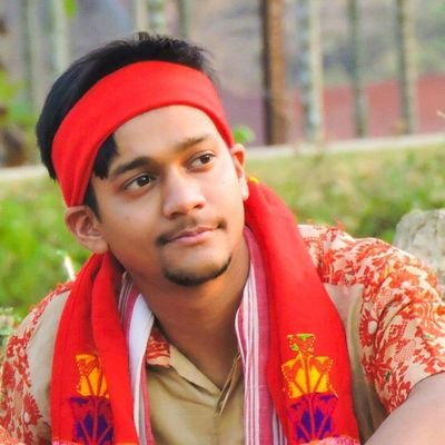 Actor/Singer/Musician/Percussionist/YouTuber🎵🎶
Iphone Bihu Dhol Ringtone Maker🎵
Koneng Bihu Beats Maker🎶
https://t.co/pv3Yl8XEuV in Mechanical Engg👨‍🎓
Assam, India