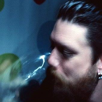 AutoIcon_music's profile picture. Everything and Nothing.