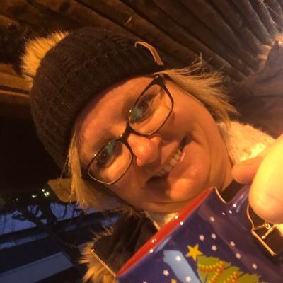 lucy10469096's profile picture. 