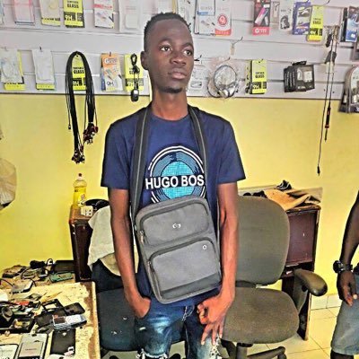I am 25 years old and I'm single man no kids and am living old mom and little siblings I take care of my little siblings 🙏🙏🙏