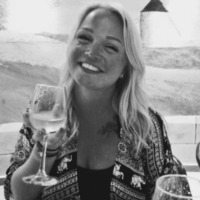 alllyjay's profile picture. insta: @alllyjay