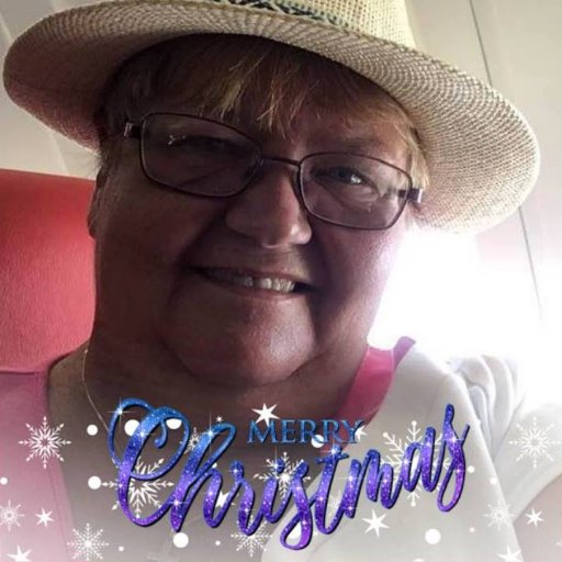 Mum of 3 plus 2 dogs so really make that mum to 5 lol! Huge fan of Pop group Blue esp Duncan James and Simon Webbe! Ex-Nurse
